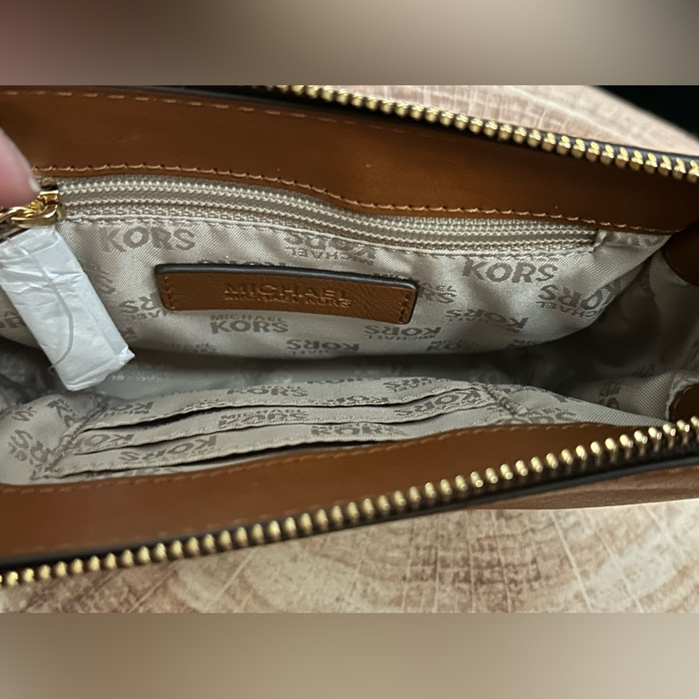 Authentic Michael Kors Florence Crossbody Purse. Never Used. - Picture 11 of 16